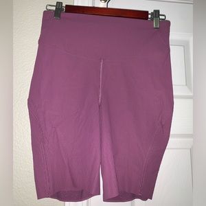Lululemon Ribbed Contoured High-Rise Shorts 8”